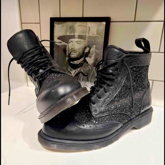 **LOOKING FOR** - Picture 2 of 2